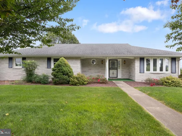 725 S Pleasant Ave, Dallastown, PA 17313