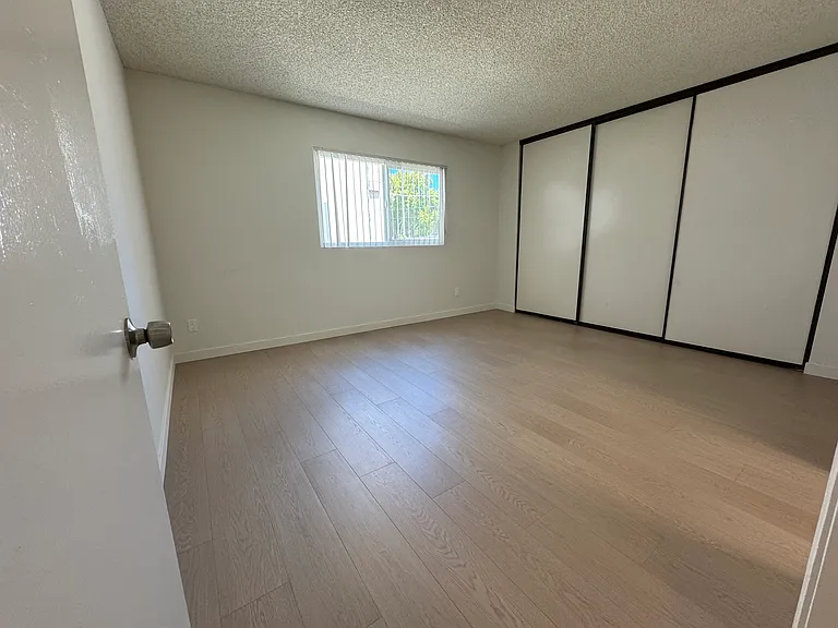 1670 Manning Ave #102 — Photo 7