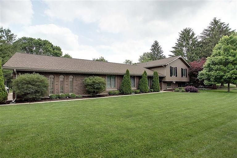 1st image of 318 Silvertree Ln