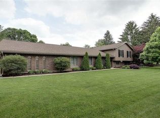 318 Silvertree Ln, Dayton, OH 45459