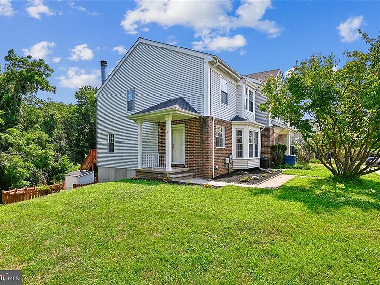17 Ruddington Ct — Photo 3