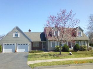 52 Christopher Ln, Feeding Hills, MA 01030