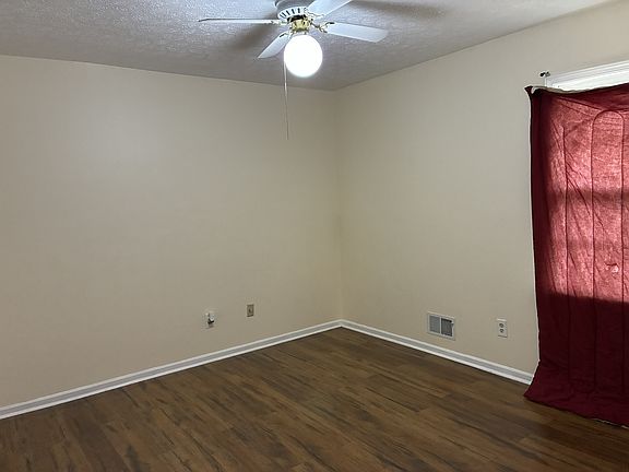 5th image of 3307 Chinquapin Ln