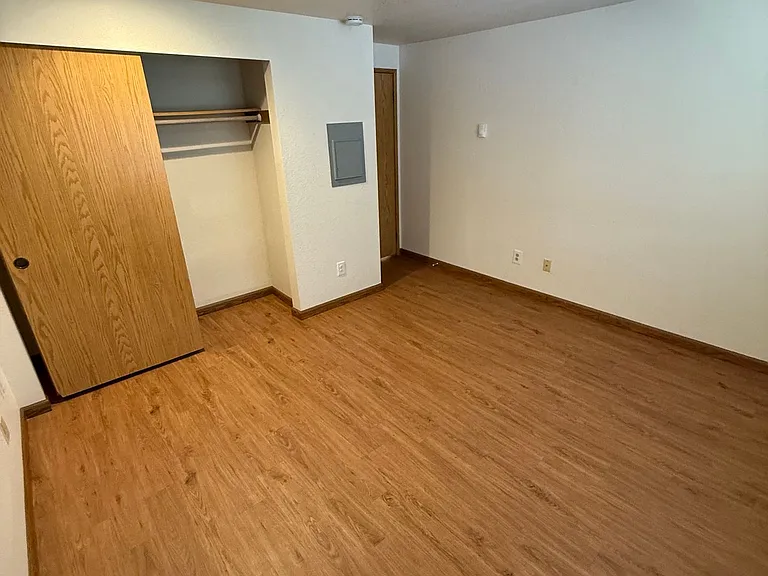 Seattle North Apartments — Photo 12