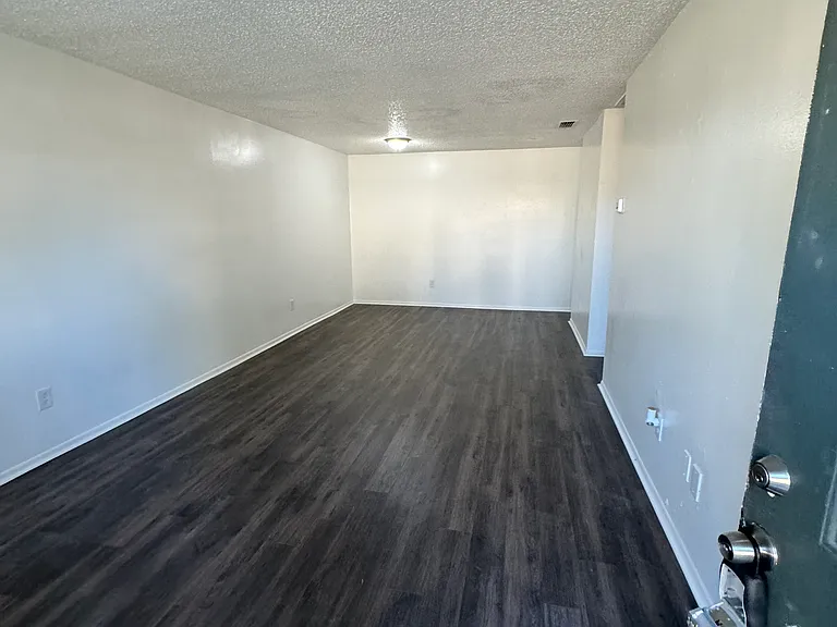 Channel View Condos — Photo 2