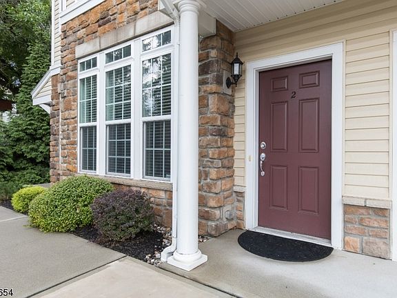 2nd image of 2 Wisteria Ln