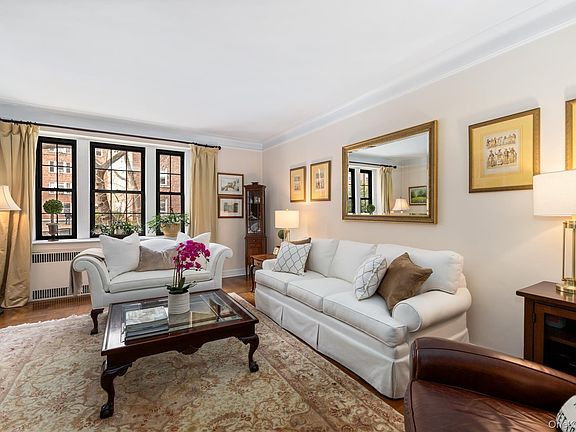 5th image of 35 Parkview Avenue #1D