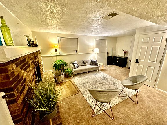 4th image of 9505 Thornwood Dr #3