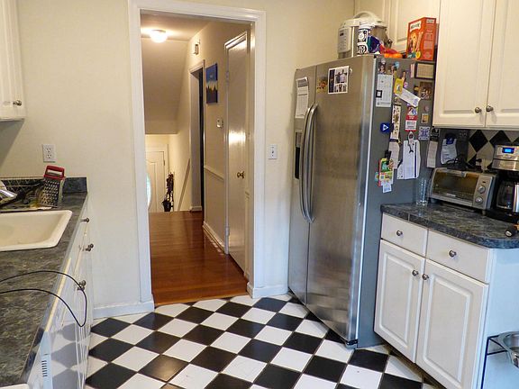 5th image of 3316 Applegate Ct
