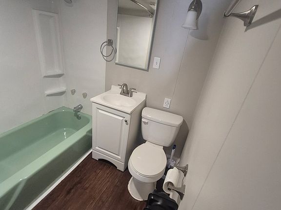2nd image of 1013 Bedford St #1013