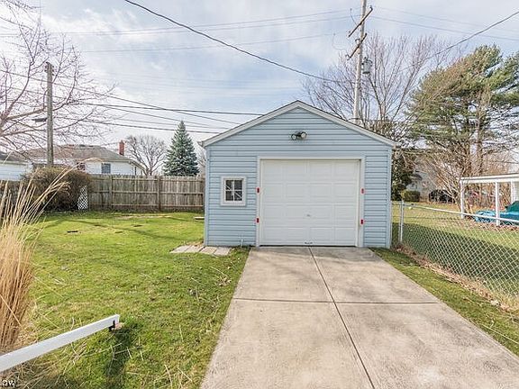 3rd image of 6211 Dartworth Dr