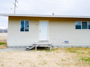 106 9th St #2, Ogden, KS 66517