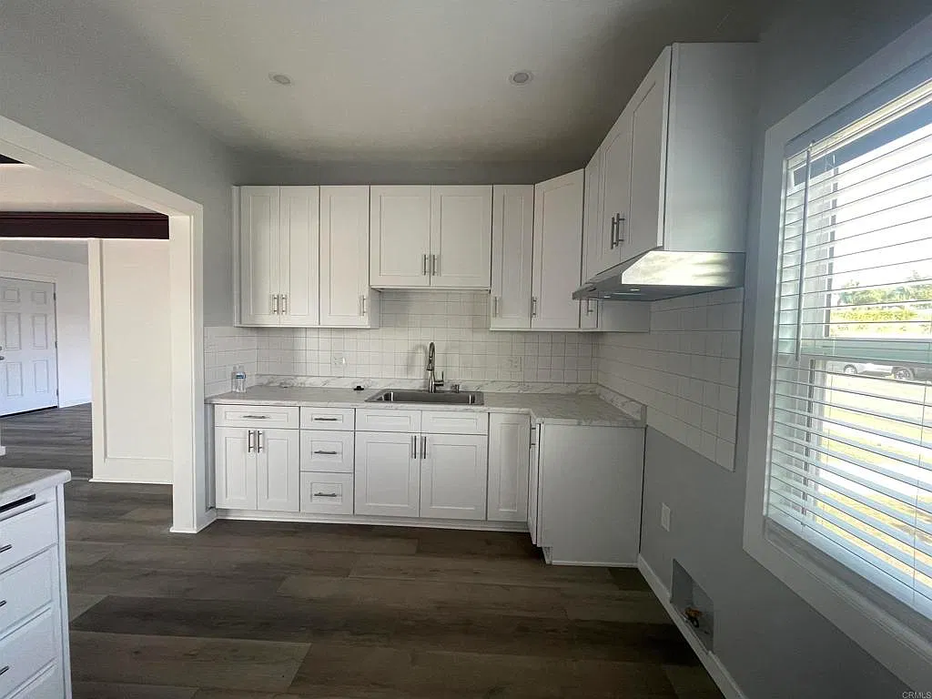 2 bed, 1218 sqft, $3,900 — Photo 4