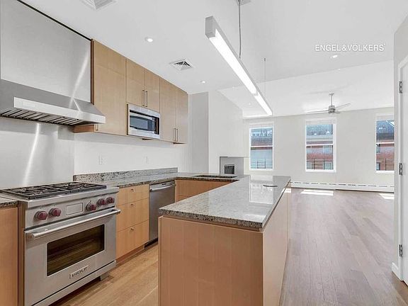 4th image of 863 Broadway #3