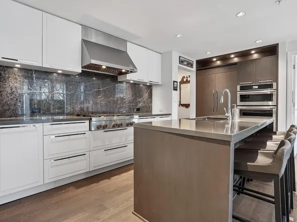 1501 Vidal St #103, White Rock, BC V4B 0B5