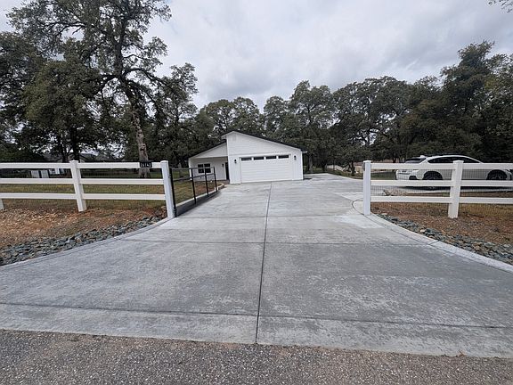2nd image of 26142 Table Meadow Rd