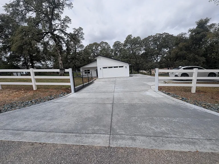 26142 Table Meadow Rd — Photo 2