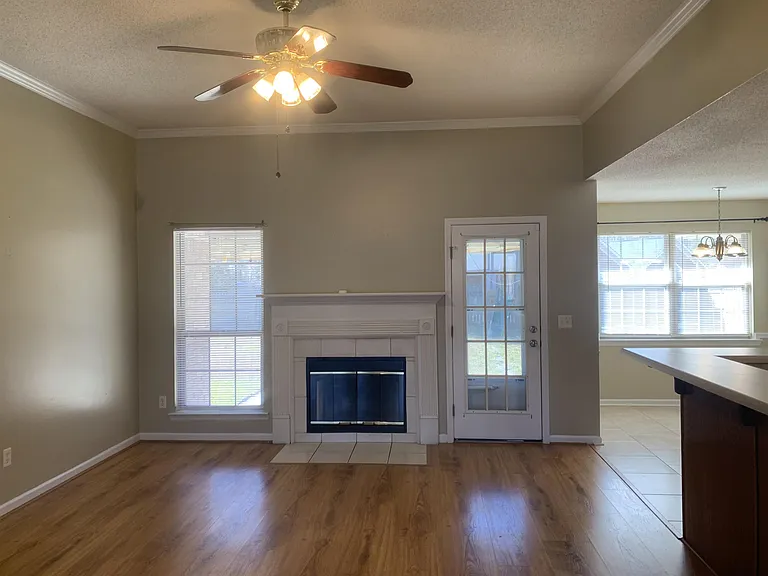 P023-1169 Cumberland Dr — Photo 8