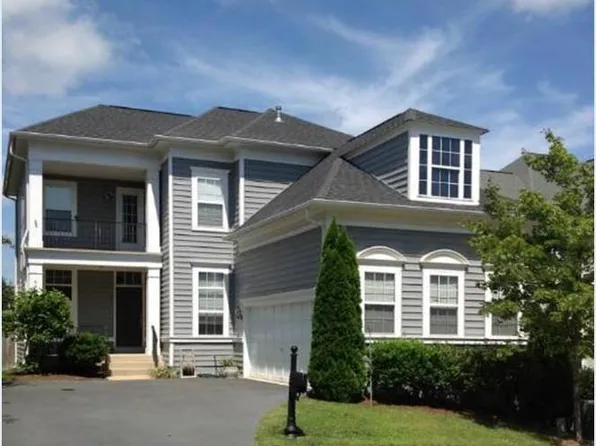 8378 Tillett Loop, Manassas, VA 20110