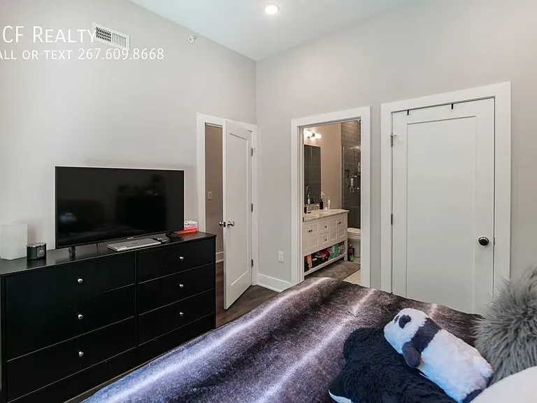 711 N 16th St #1 — Photo 12