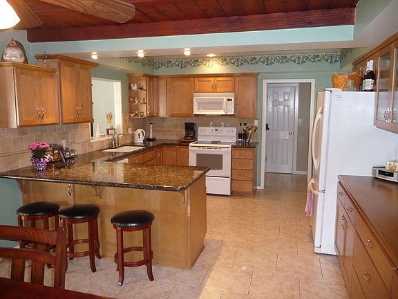 Wow what a kitchen, granite and updated