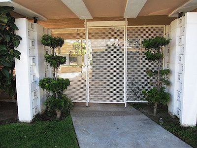 2nd image of 956 Wilcox Ave APT 16