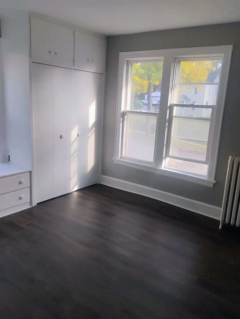 3 bed, 1200 sqft, $1,500 — Photo 1