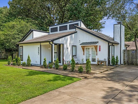 3rd image of 6967 Briar Hill Dr