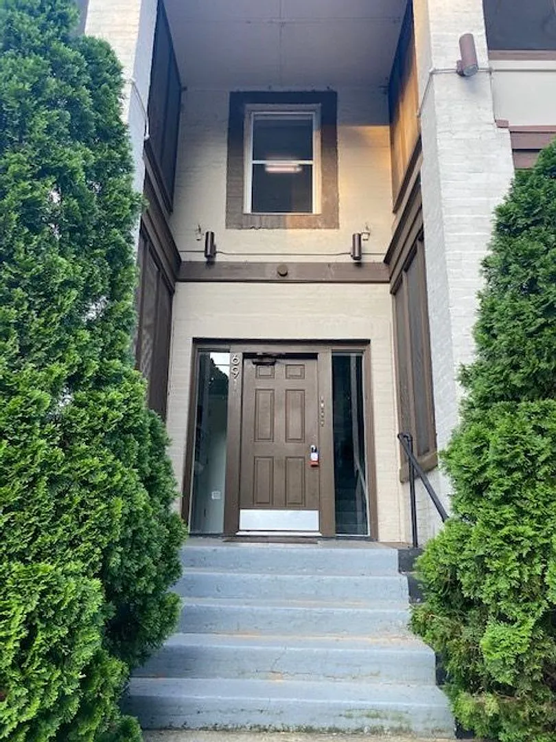 691 Durant Place — Photo 1