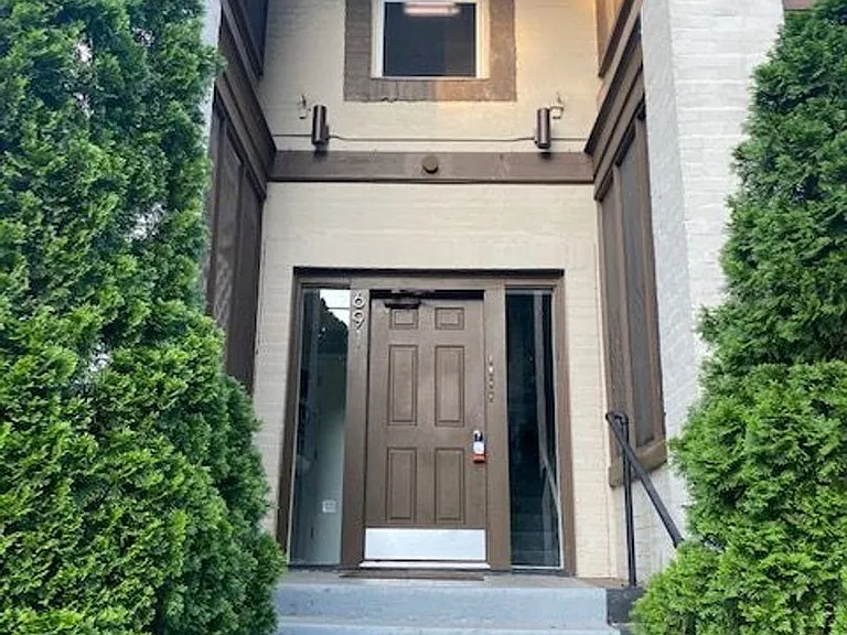 691 Durant Pl NE — Photo 1