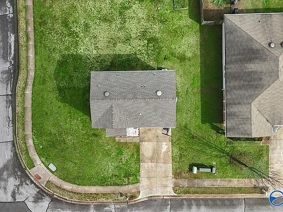 3rd image of 301 Kenneth Blvd NW