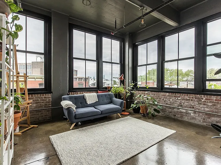 Reach Lofts — Photo 12