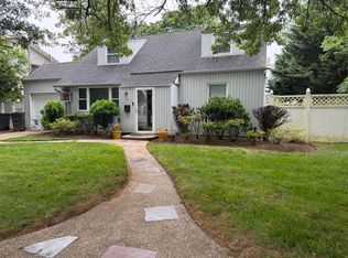 (Undisclosed Address), Hewlett, NY 11557