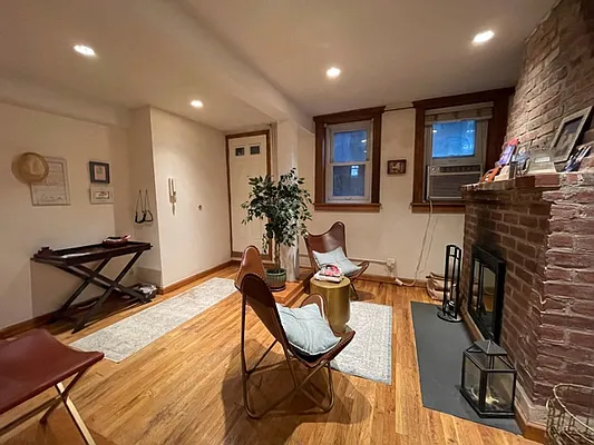Rented by Oxford Property Group | media 19