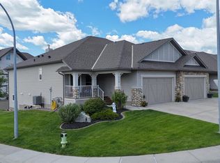 230 N Sunset Sq, Cochrane, AB T4C0H3