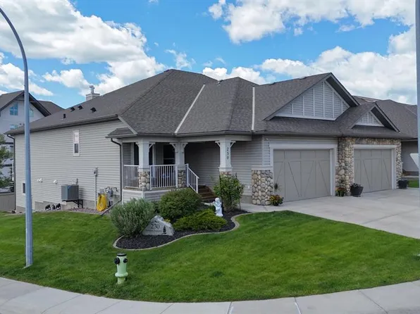 230 N Sunset Sq, Cochrane, AB T4C 0H3