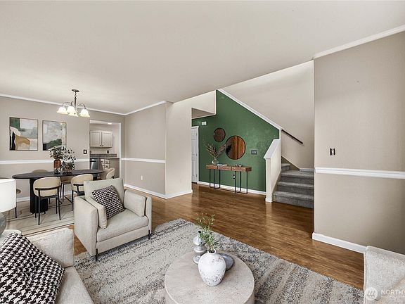 2nd image of 10517 Farwest Court SE