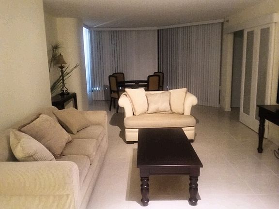 3rd image of 1717 N Bayshore Dr APT 1145