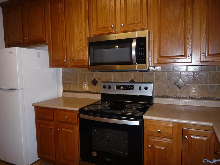 16656 Bellewood Dr — Photo 9