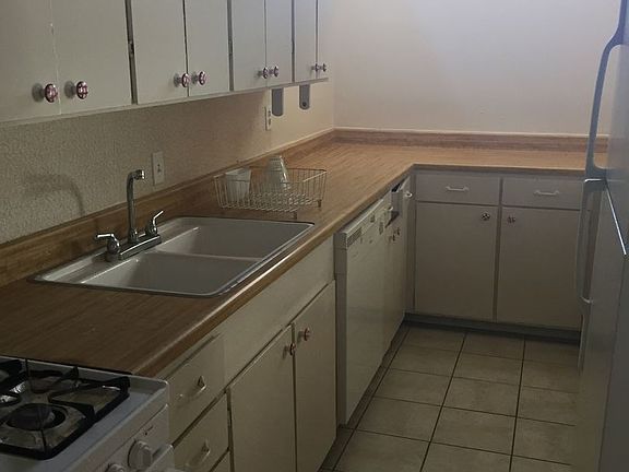 3rd image of 2720 Wilson
