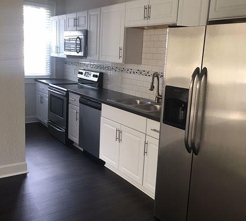 2nd image of 407 S Melville Ave #6