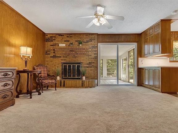 4th image of 501 Laura Dr