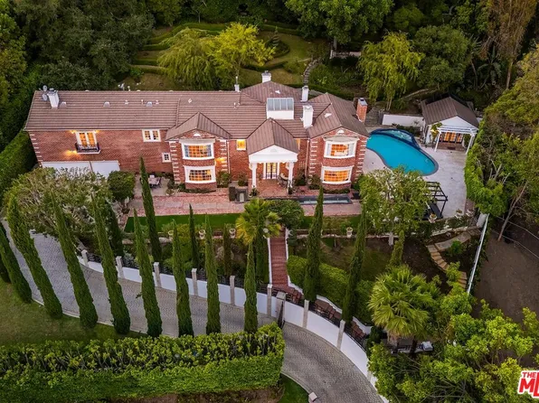 725 N Faring Rd, Los Angeles, CA 90077