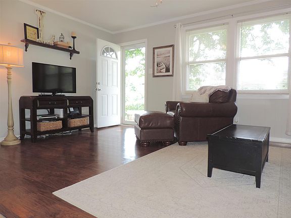 3rd image of 4093 Albright Cir