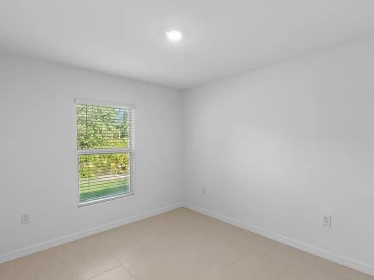 334 Pinehurst Ave — Photo 2