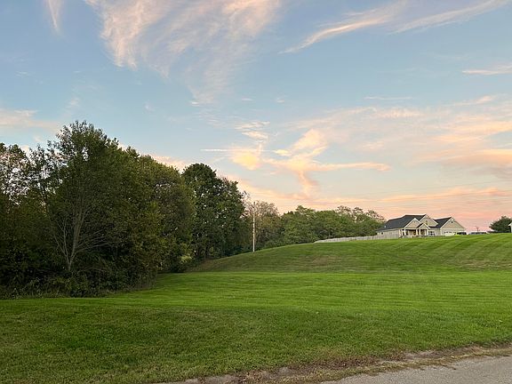 3rd image of 107 Dove Trace Dr