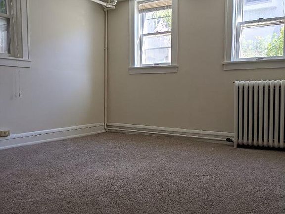 5th image of 3547-49 10th Ave S #9