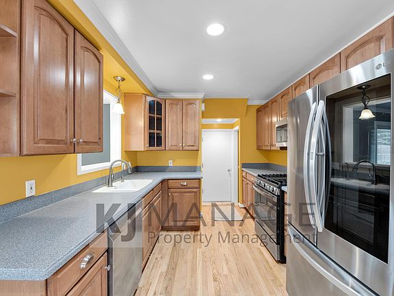 2nd image of 23187 Tulane Ave