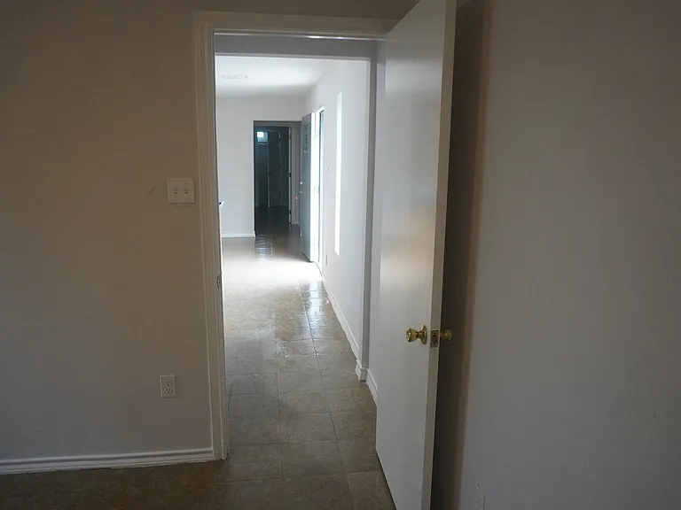 1306 N Moorefield Rd — Photo 6