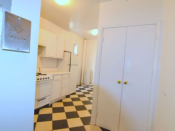 4th image of 115 W 106th St APT 3A